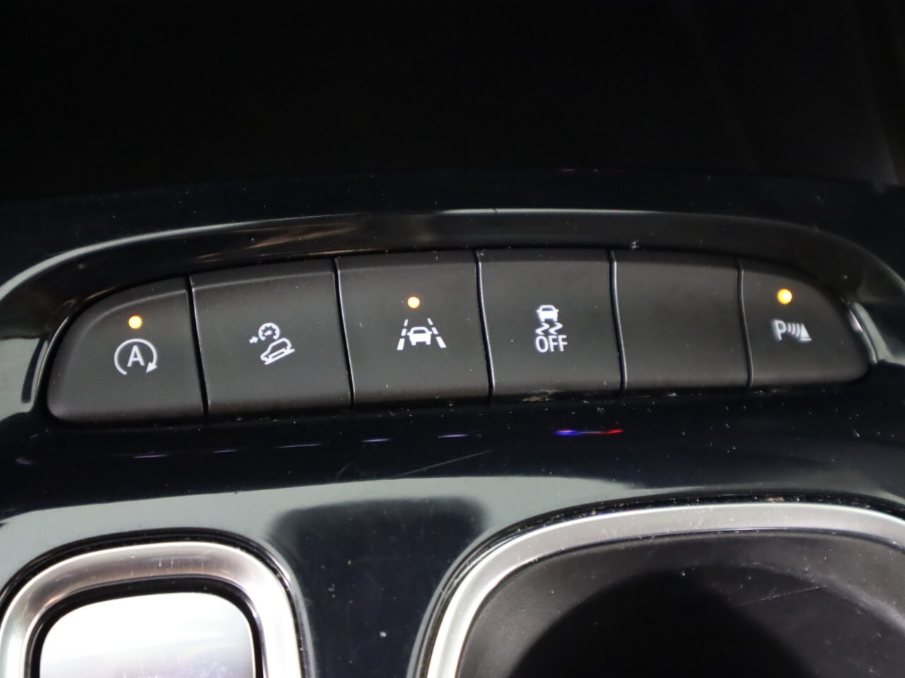 Vehicle image 22 of 40