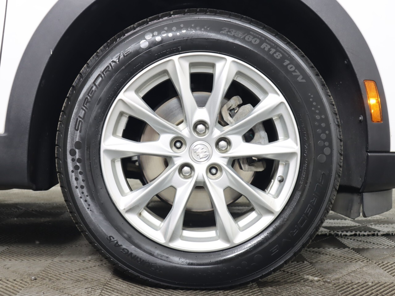 Vehicle image 39 of 40