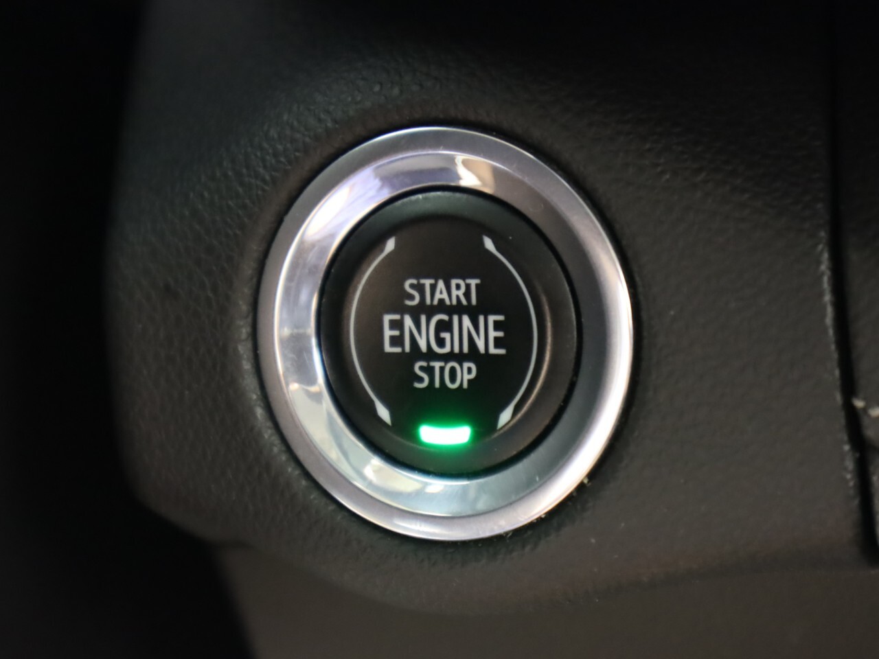 Vehicle image 20 of 40