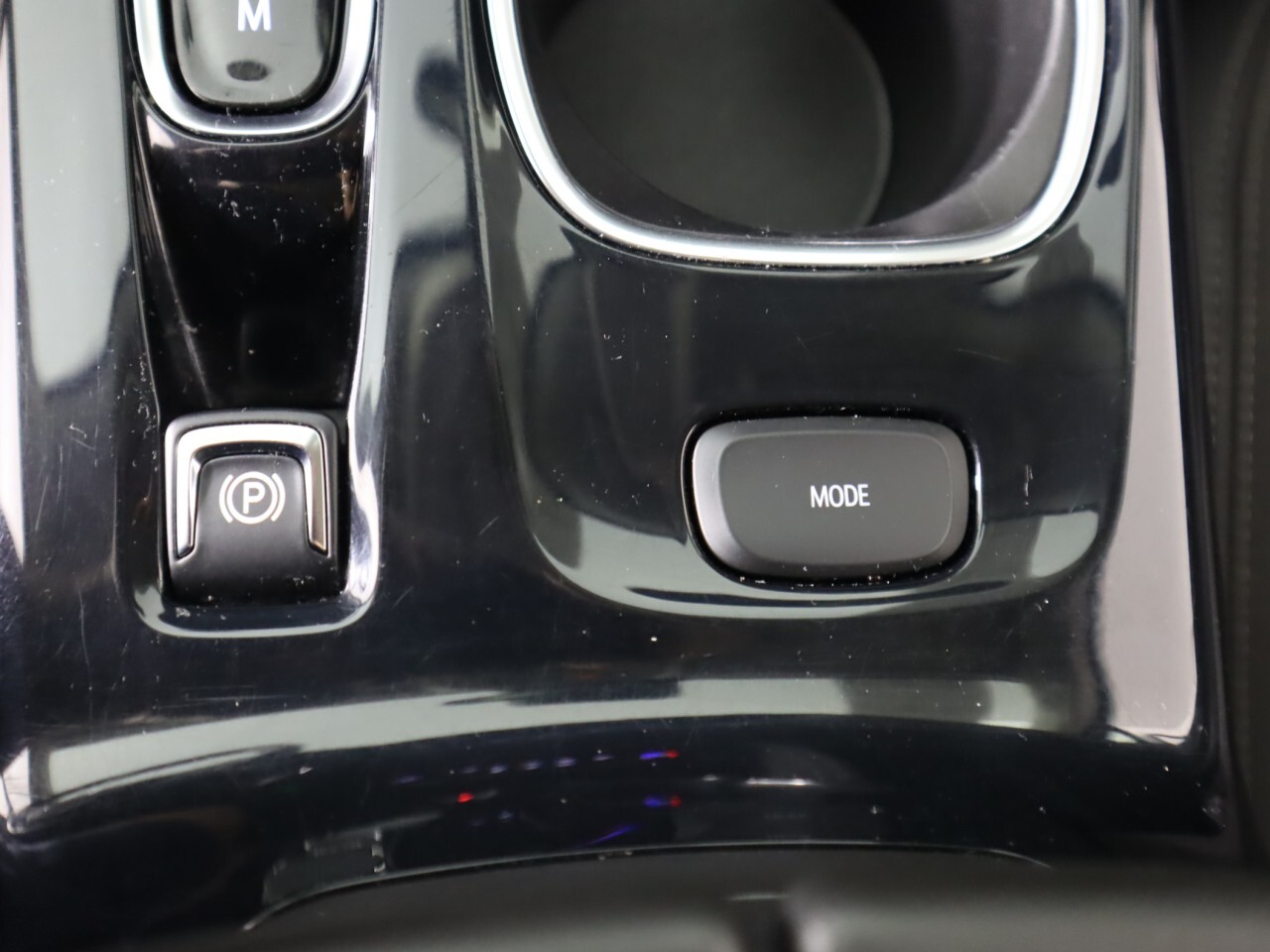 Vehicle image 24 of 40