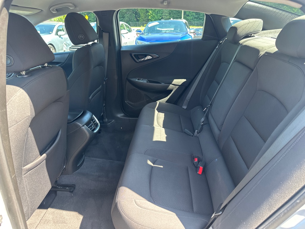Vehicle image 18 of 43