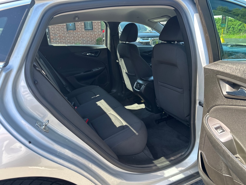 Vehicle image 23 of 43