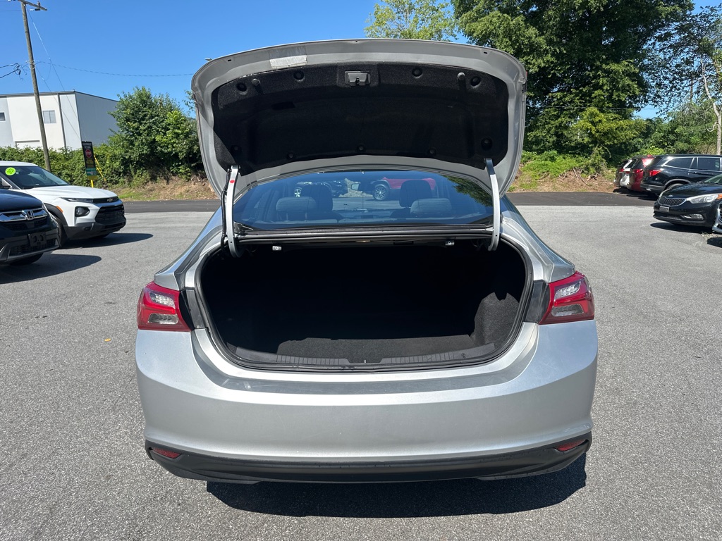 Vehicle image 15 of 43