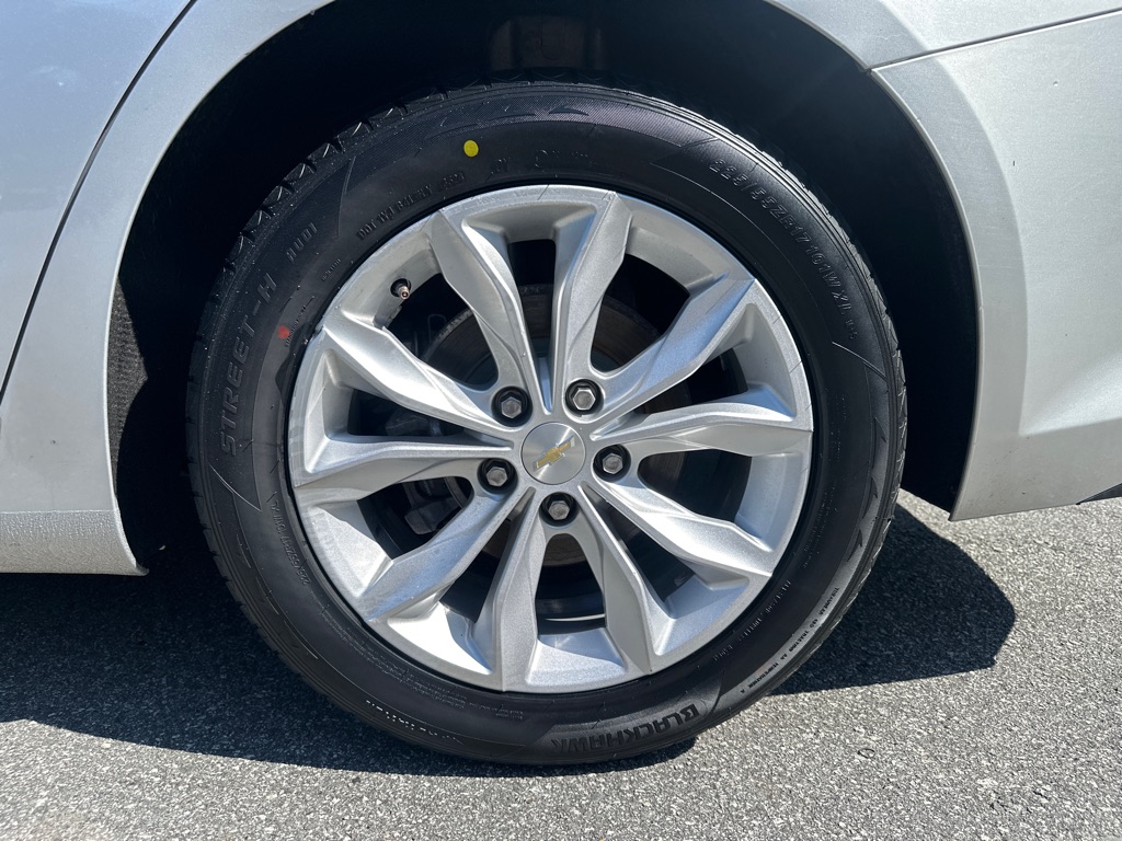 Vehicle image 10 of 43