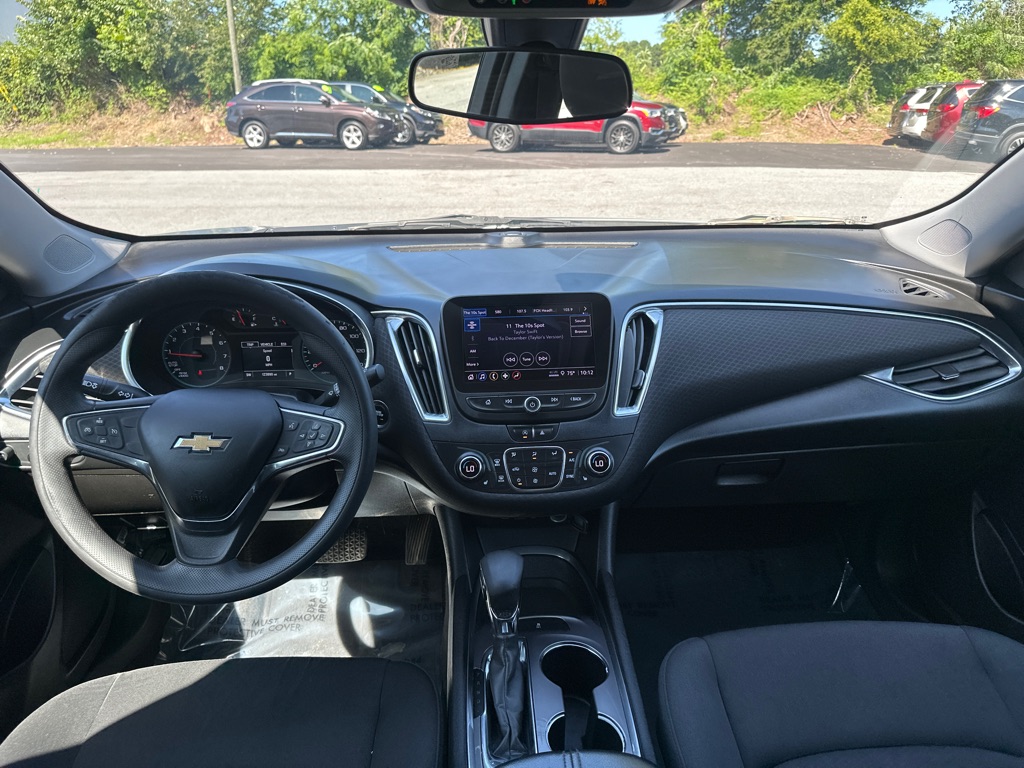 Vehicle image 25 of 43