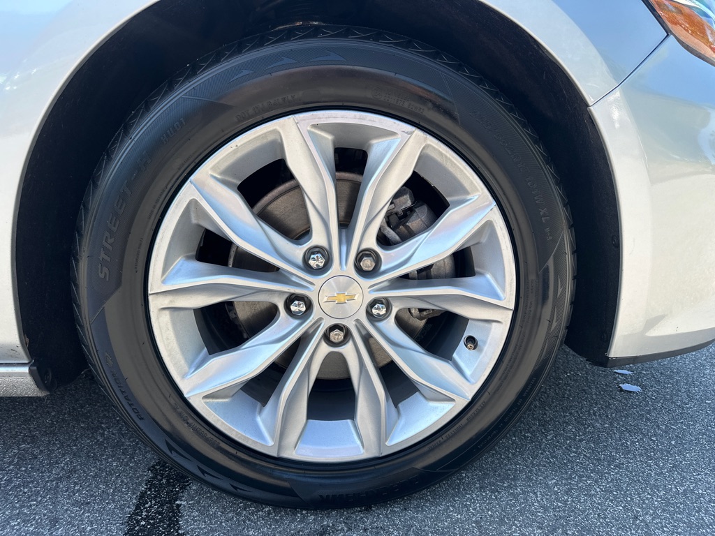 Vehicle image 12 of 43