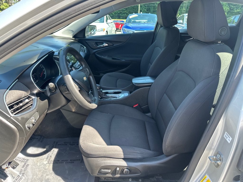 Vehicle image 21 of 43