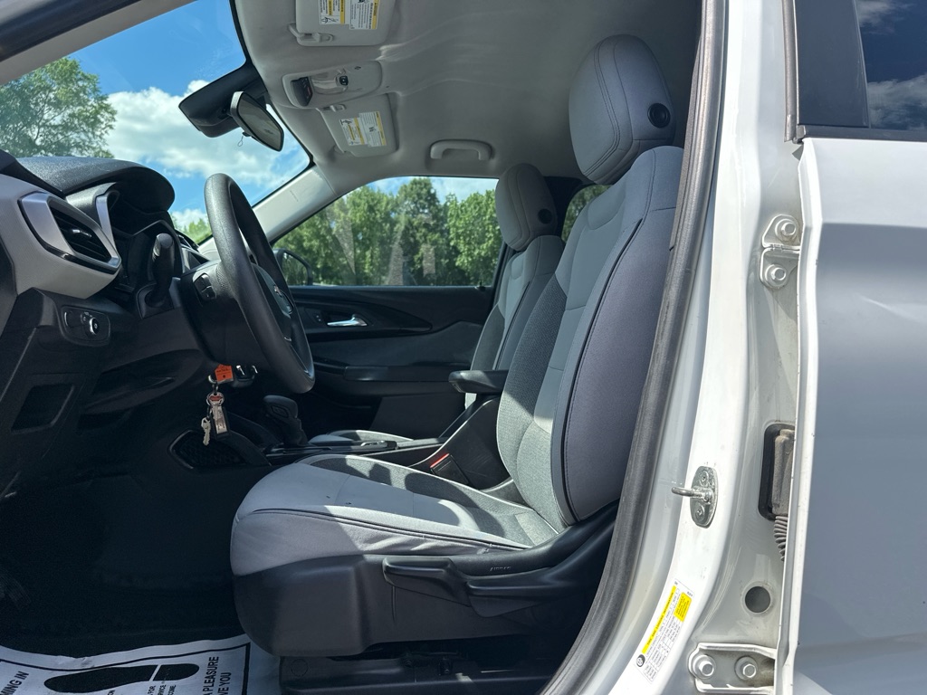 Vehicle image 9 of 37