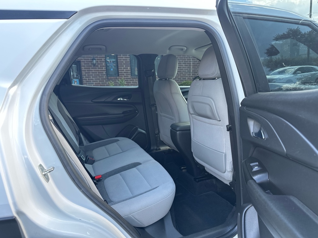 Vehicle image 14 of 37