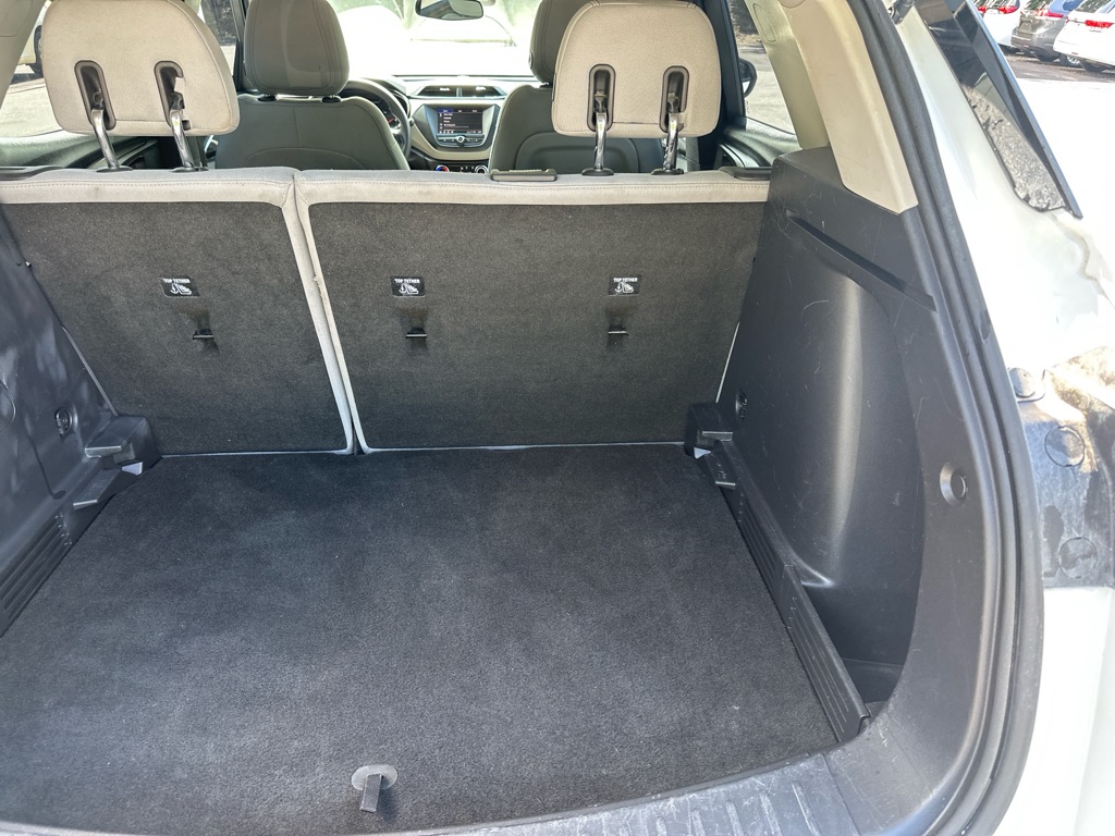 Vehicle image 32 of 37