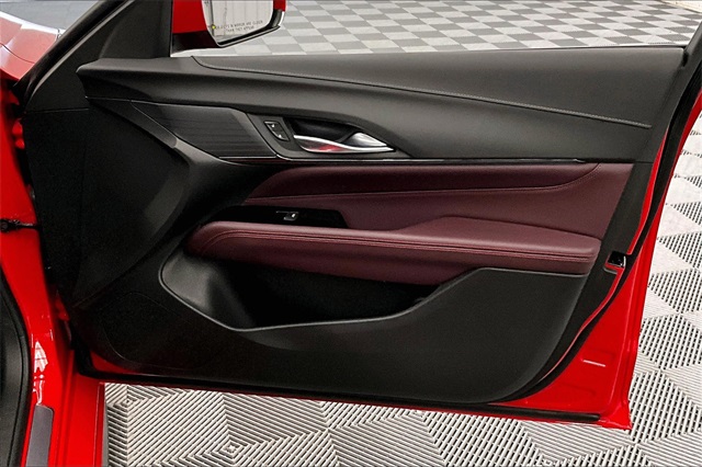 Vehicle image 26 of 38