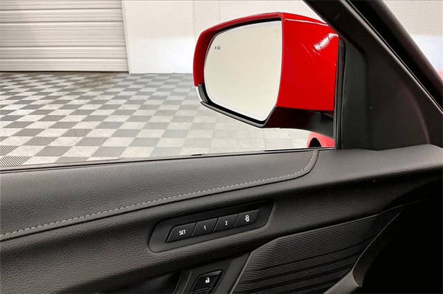 Vehicle image 32 of 38