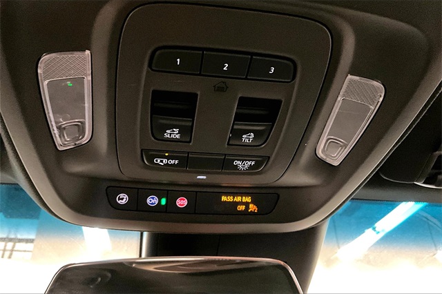 Vehicle image 29 of 38