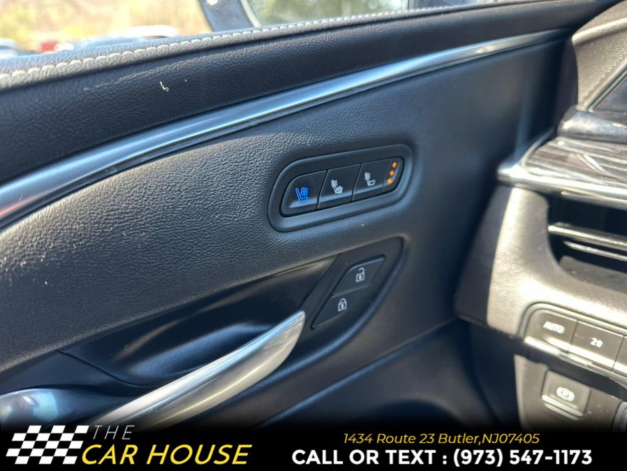 Vehicle image 36 of 46