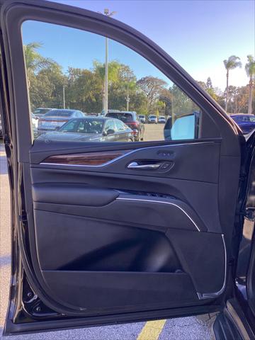 2021 Cadillac Escalade Luxury Image 23 of 34