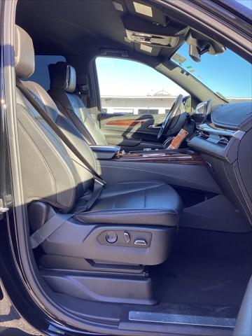 2021 Cadillac Escalade Luxury Image 17 of 34