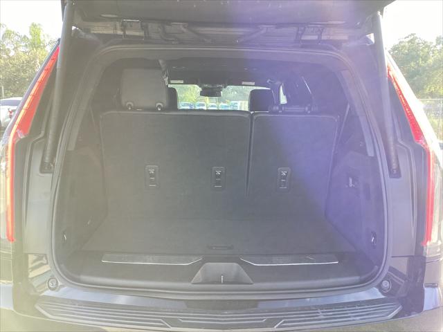 2021 Cadillac Escalade Luxury Image 11 of 34