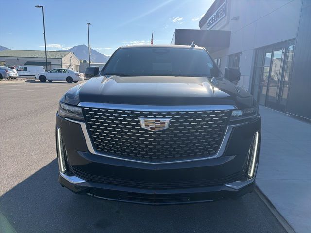 2021 Cadillac Escalade Premium Luxury Image 2 of 32