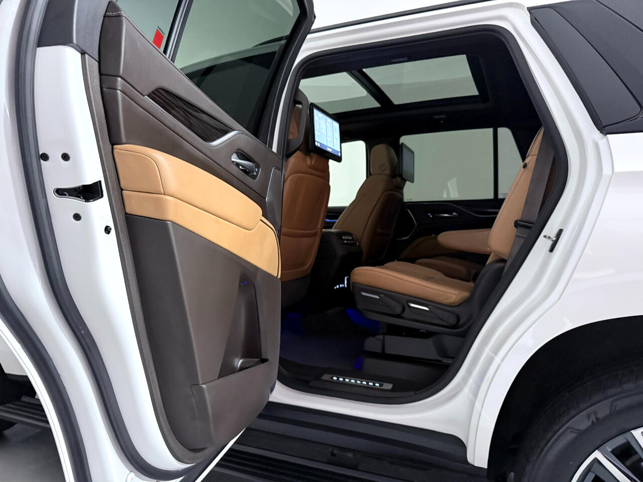 Vehicle image 21 of 56