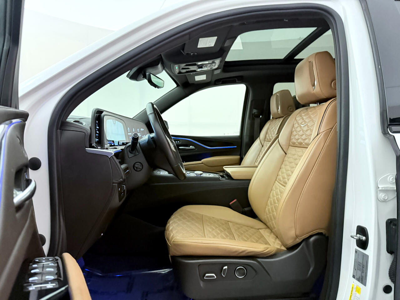 Vehicle image 43 of 56