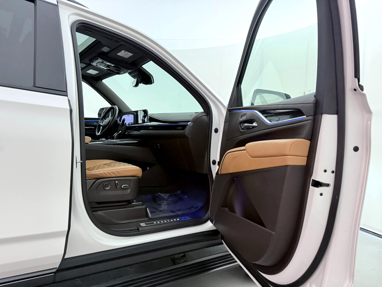 Vehicle image 46 of 56