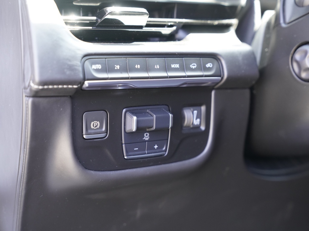 Vehicle image 14 of 29