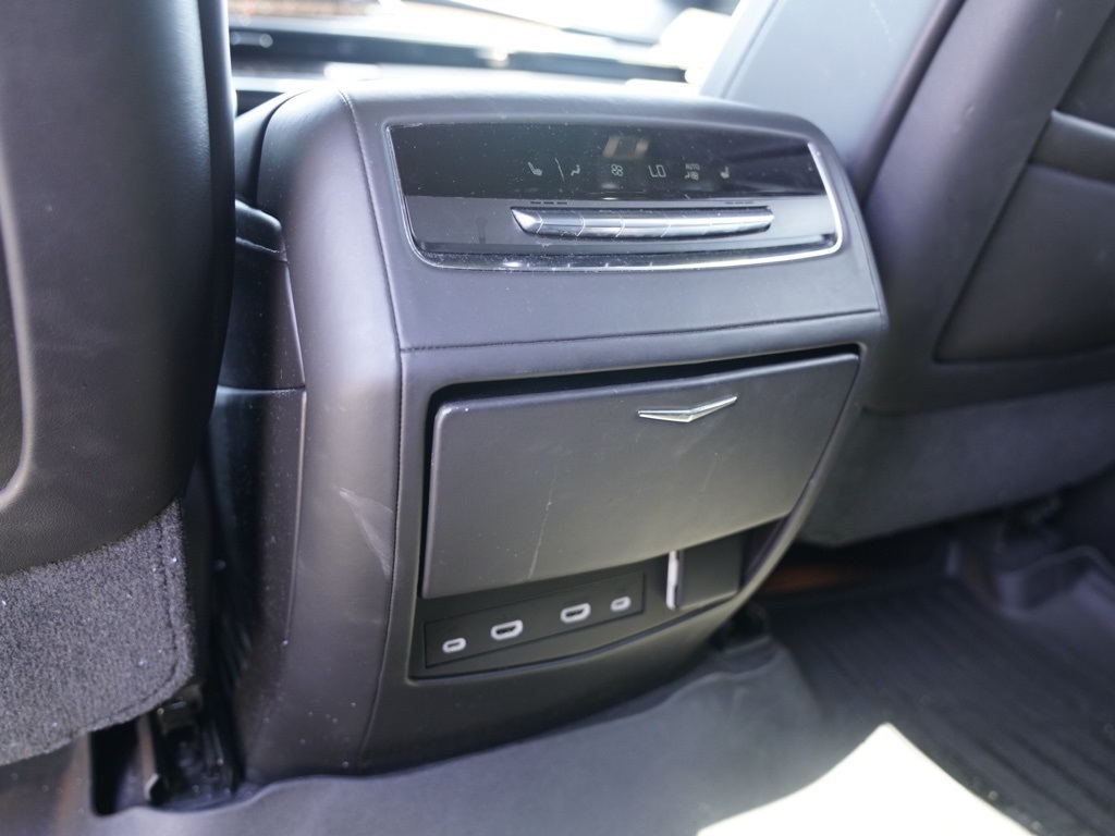 Vehicle image 26 of 29