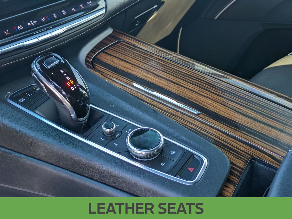 Vehicle image 21 of 34