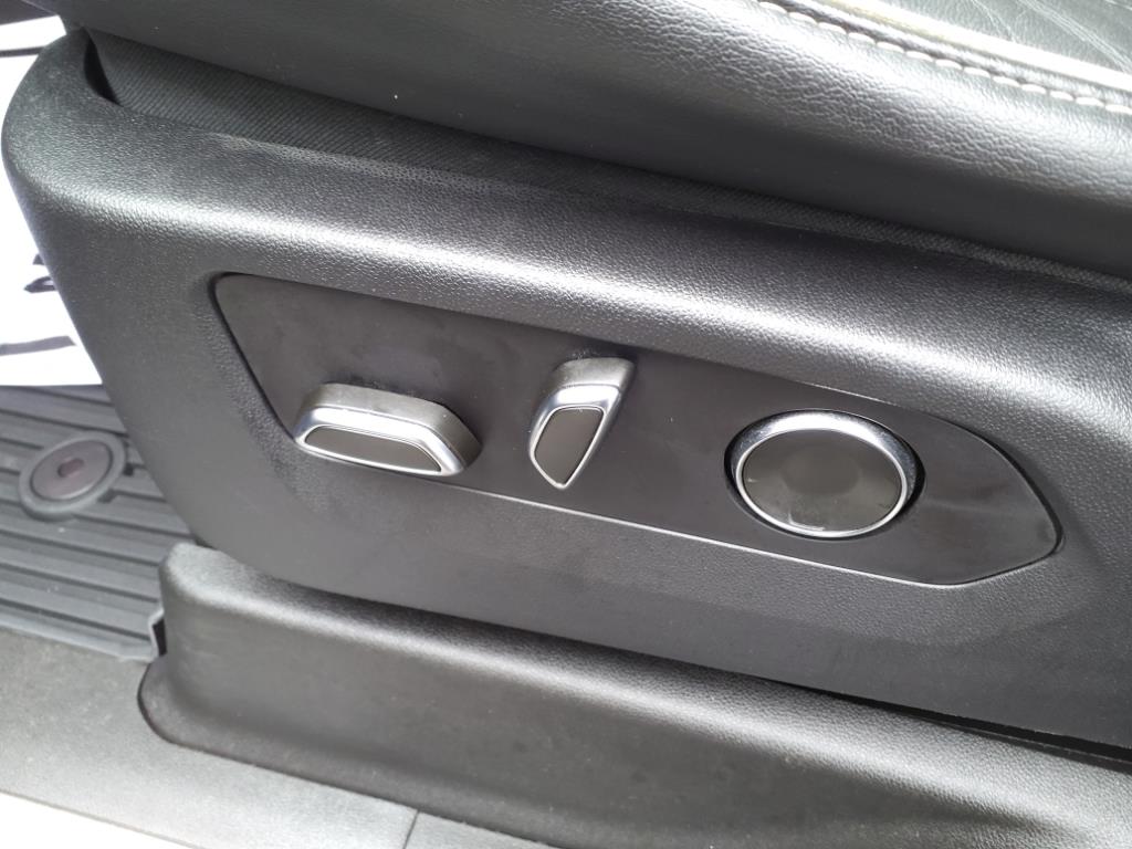 Vehicle image 27 of 53
