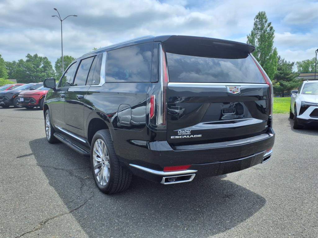 Vehicle image 12 of 53