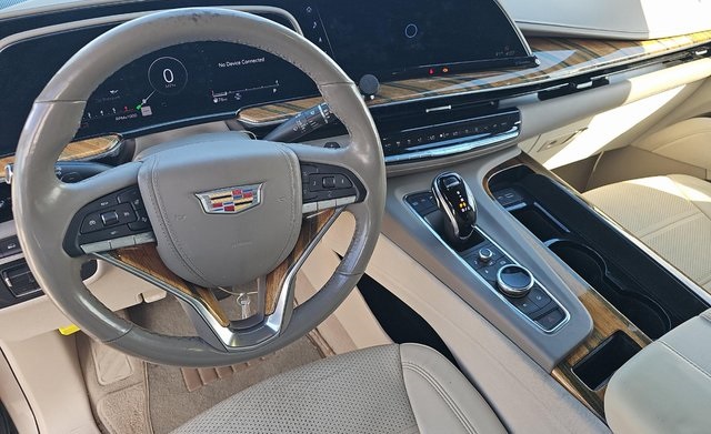2021 Cadillac Escalade ESV Premium Luxury Platinum Image 12 of 15