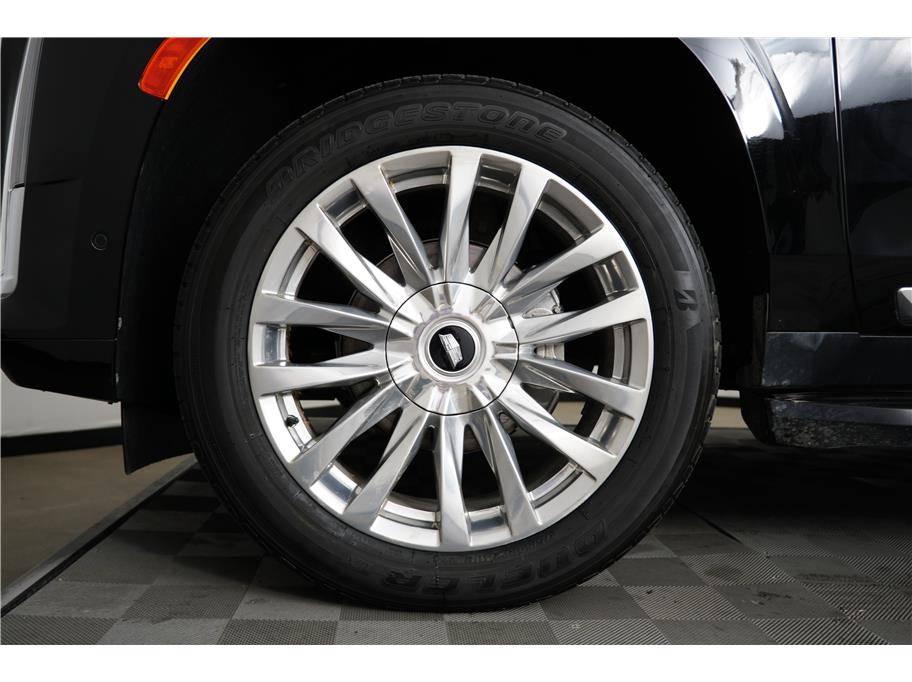 Vehicle image 13 of 29