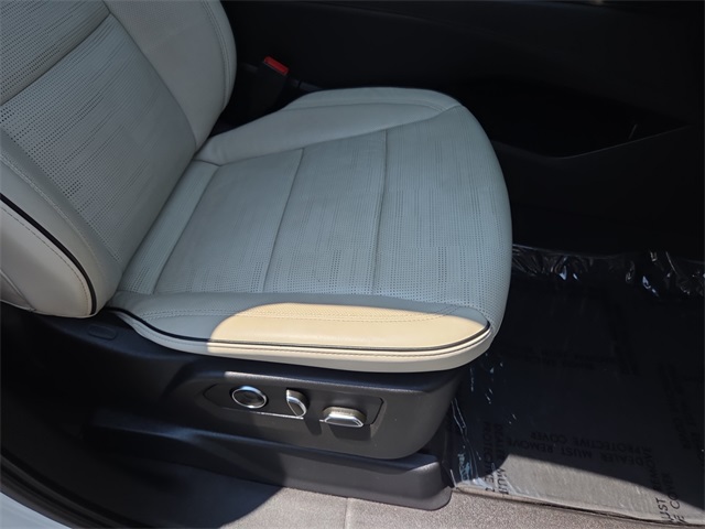 Vehicle image 18 of 39