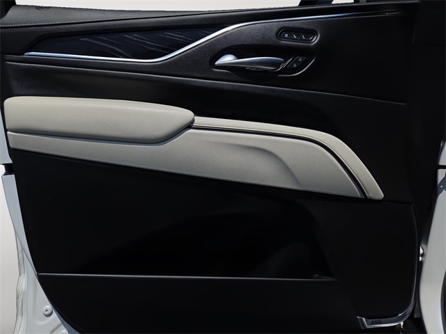 Vehicle image 29 of 39