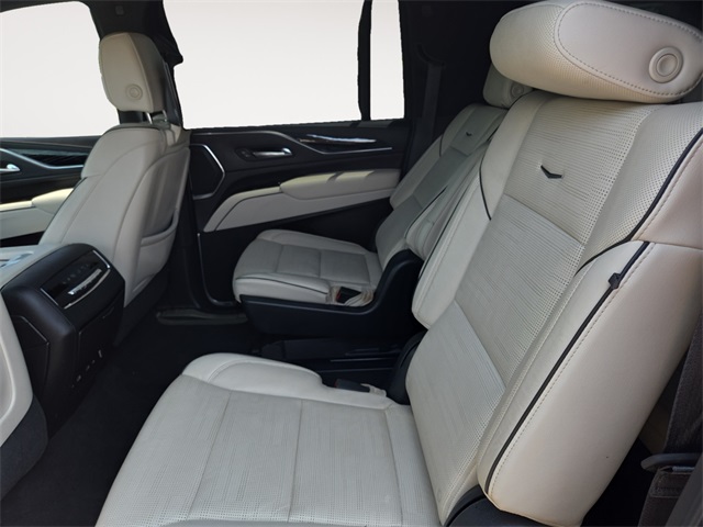 Vehicle image 17 of 39