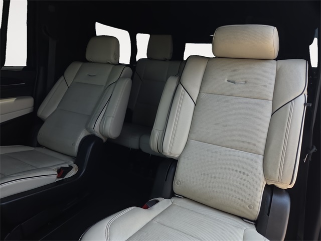 Vehicle image 16 of 39