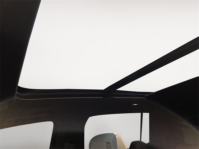Vehicle image 21 of 39