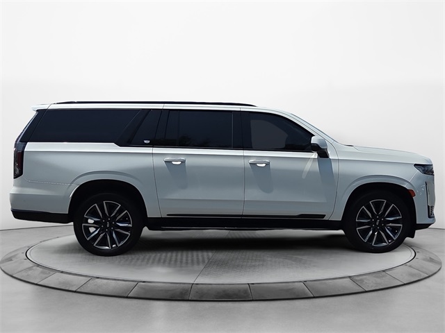 Vehicle image 4 of 39