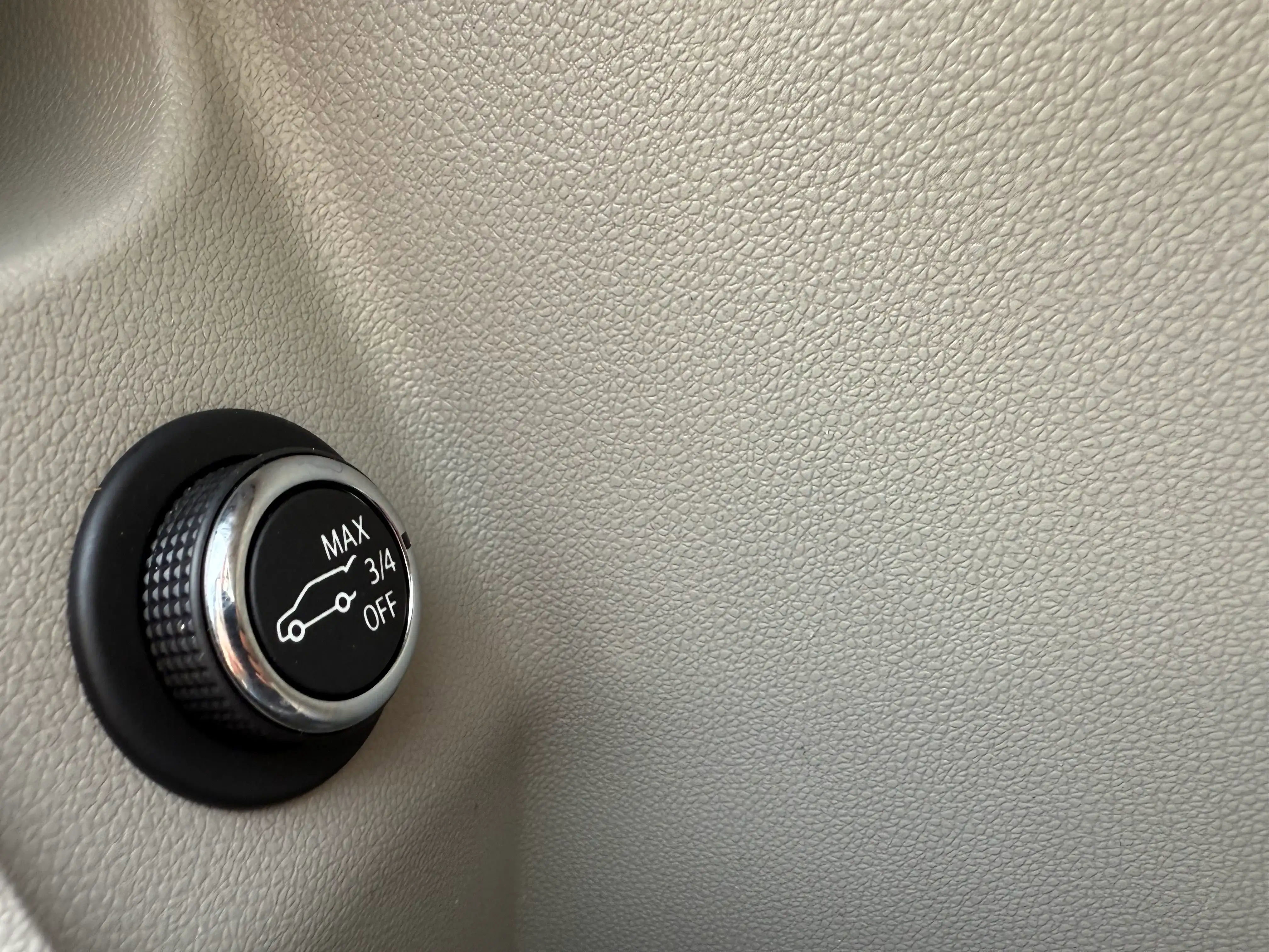 Vehicle image 107 of 163