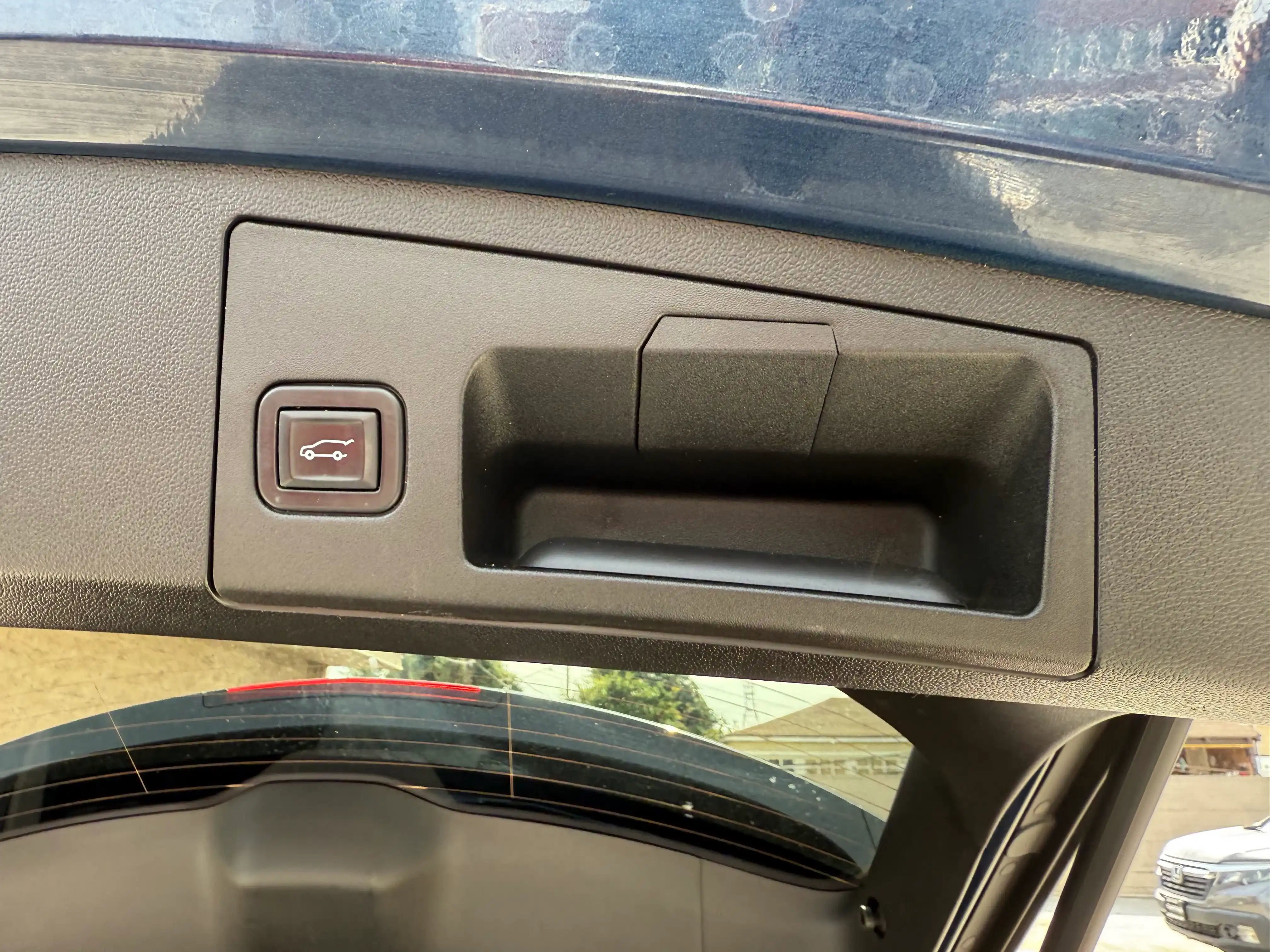 Vehicle image 129 of 163