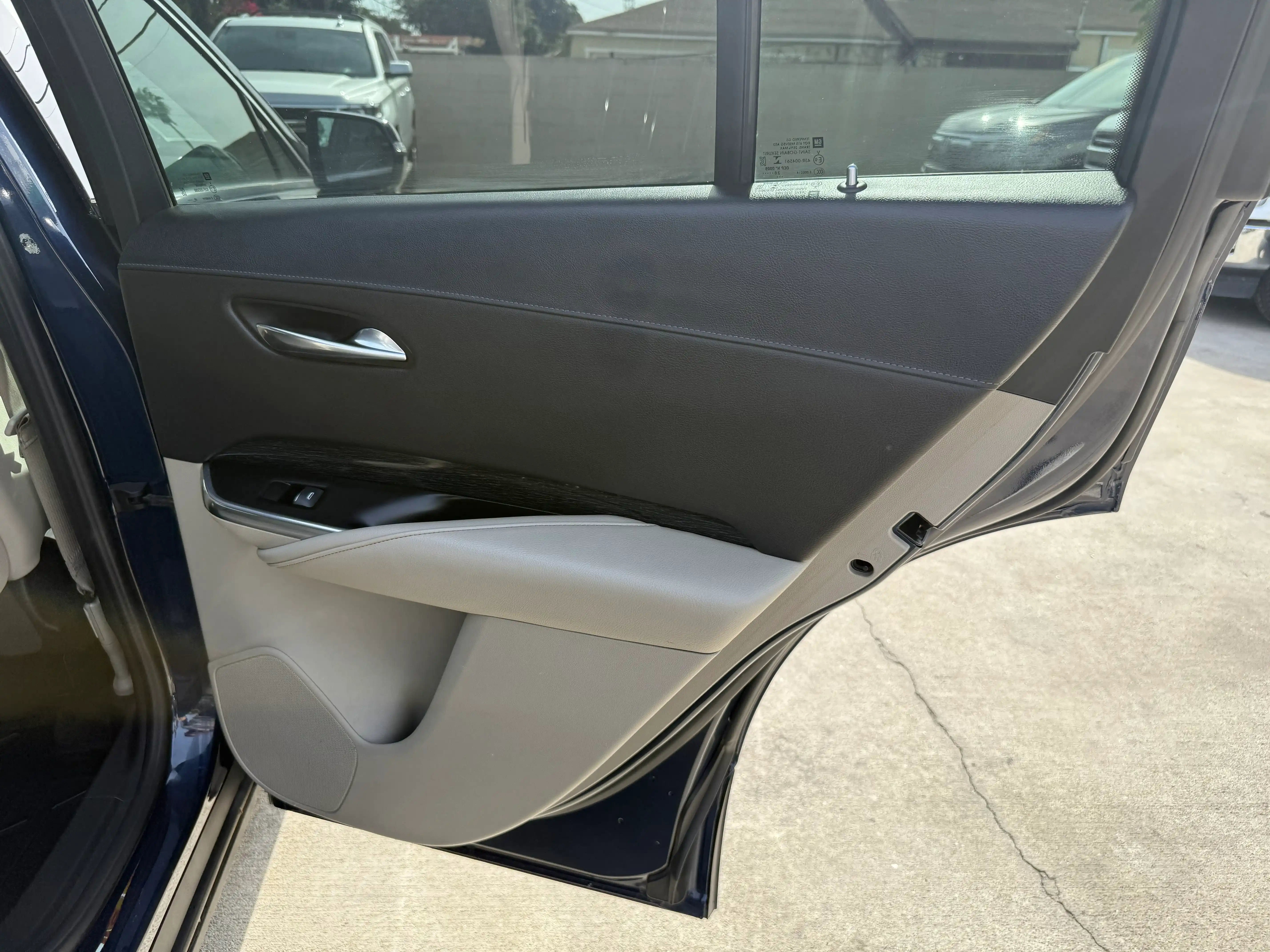 Vehicle image 93 of 163