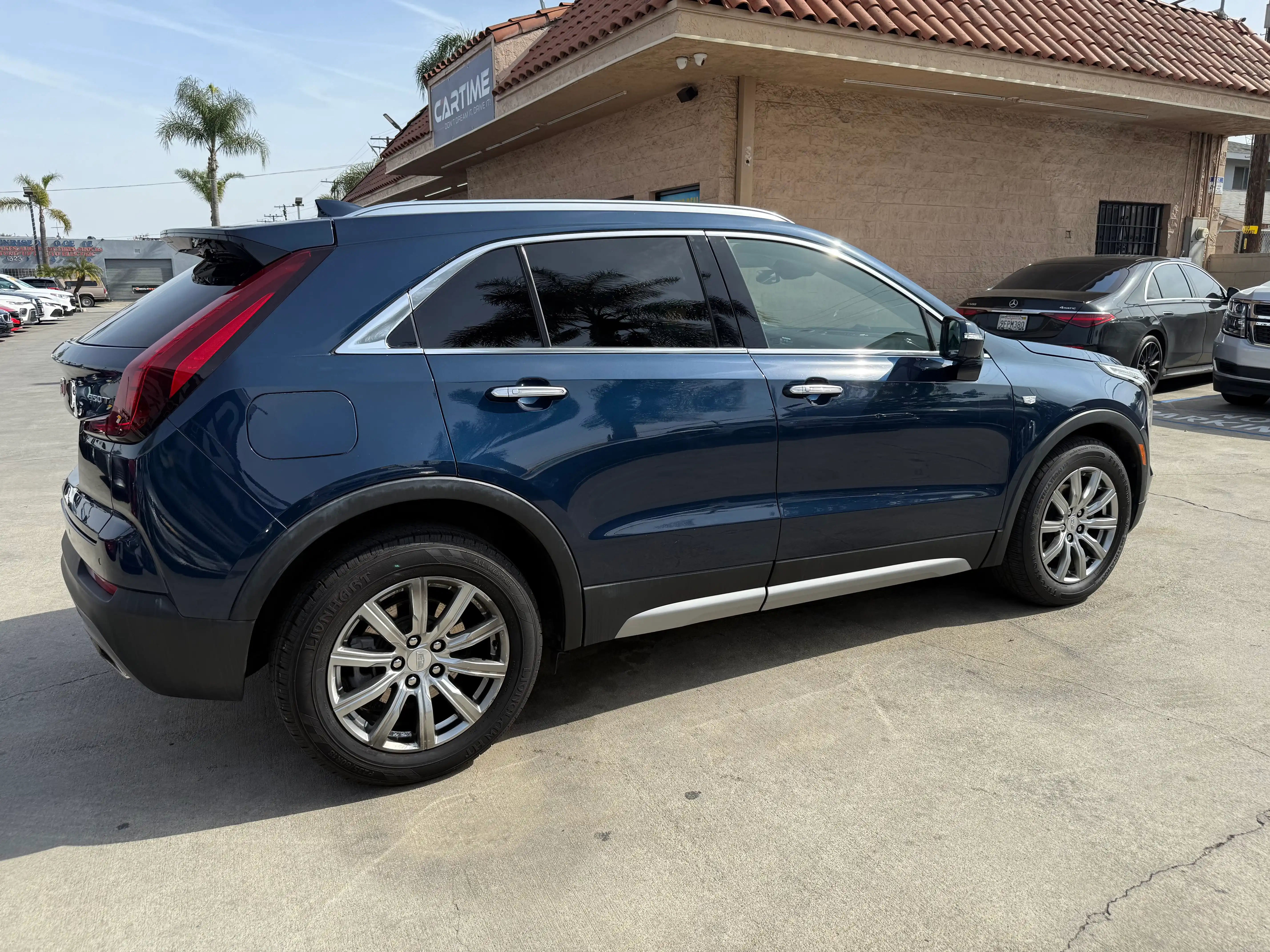 Vehicle image 21 of 163