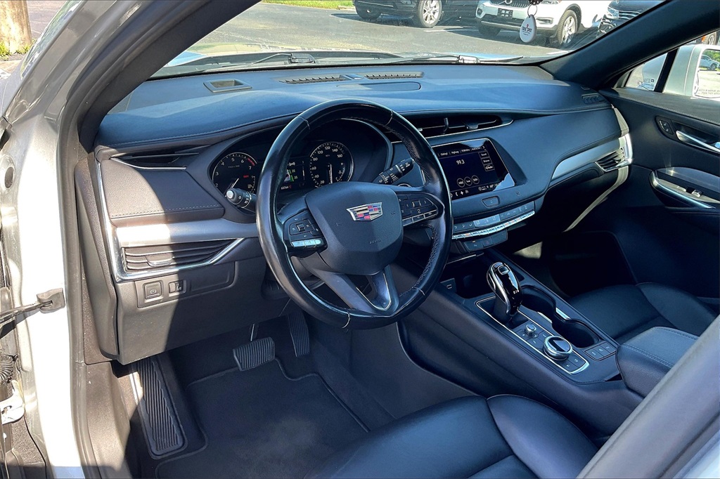 Vehicle image 16 of 31