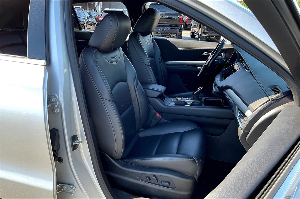 Vehicle image 26 of 31
