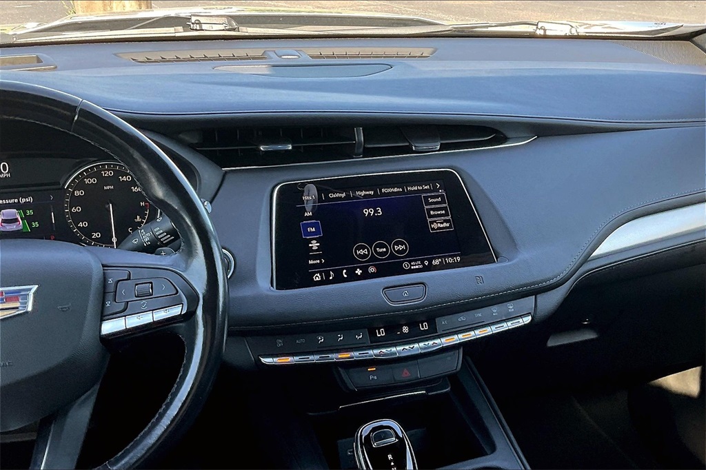 Vehicle image 10 of 31