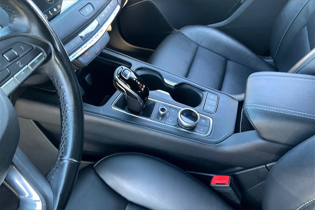 Vehicle image 17 of 31
