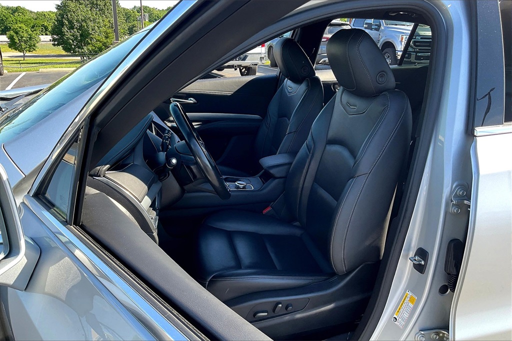 Vehicle image 20 of 31