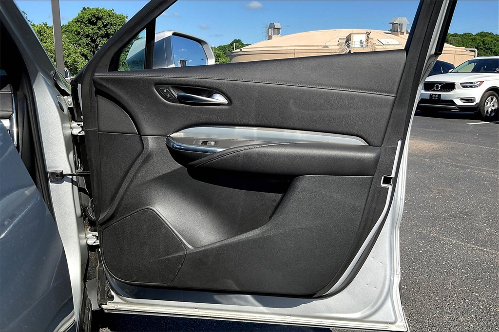 Vehicle image 25 of 31