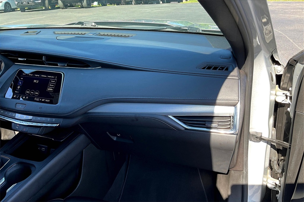Vehicle image 24 of 31