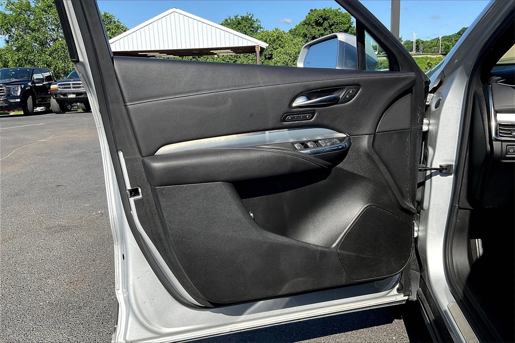 Vehicle image 19 of 31